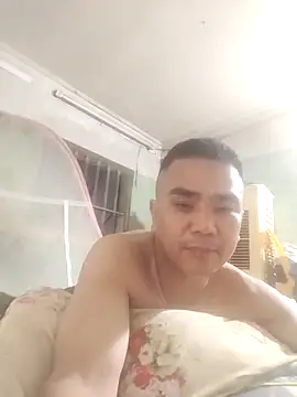 Snapshot of Tinh_love chatting on May 6, 11:37 am Tinh love online show from May 6, 11:37 am