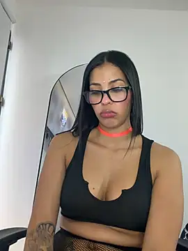 Snapshot of Valerie-S chatting on June 3, 2:33 pm Valerie-S online show from June 3, 2:33 pm