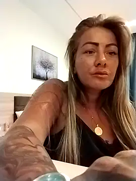 Snapshot of Exotic_ParisX chatting on March 26, 5:51 pm Exotic ParisX online show from March 26, 5:51 pm