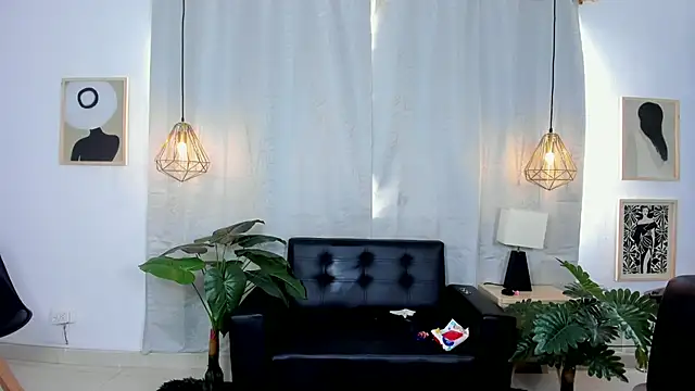 NahomiWhitte online show from April 24, 12:29 pm