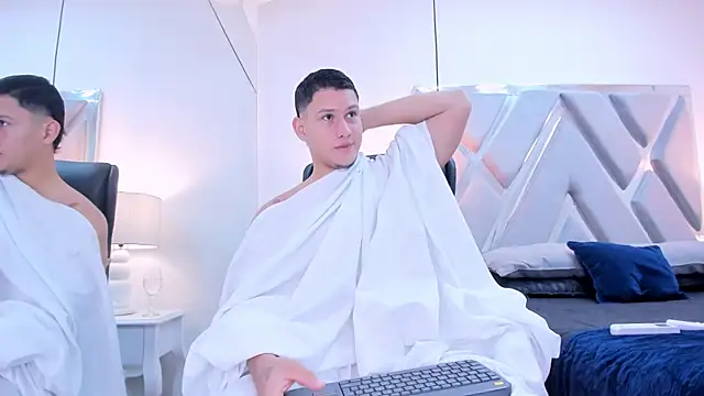 Chriss Diamond online show from April 21, 8:12 pm