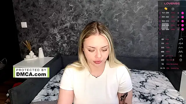 Snapshot of StasyLucke chatting on April 29, 4:05 am StasyLucke online show from April 29, 4:05 am