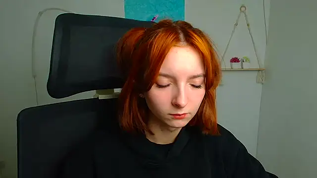 Snapshot of Butterfly_Milly chatting on April 15, 11:39 am Butterfly Milly online show from April 15, 11:39 am