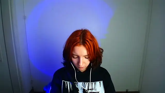Snapshot of Butterfly_Milly chatting on May 14, 1:18 pm Butterfly Milly online show from May 14, 1:18 pm
