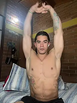 Snapshot of Noe_Blake chatting on April 7, 3:07 am Noe Blake online show from April 7, 3:07 am