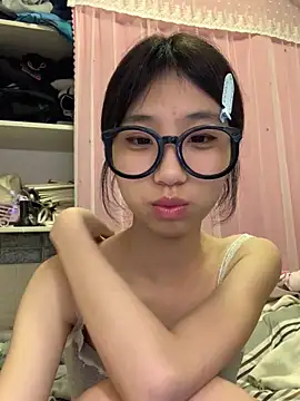 Snapshot of nina5201 chatting on April 8, 4:18 pm nina5201 online show from April 8, 4:18 pm