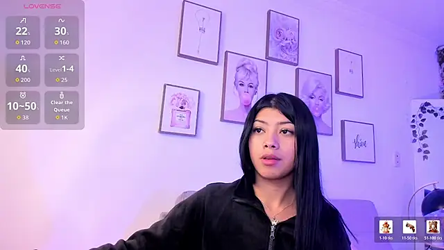 Snapshot of emilydolly_ chatting on April 30, 10:32 am emilydolly online show from April 30, 10:32 am