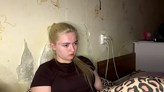 Sophia Blonde online show from April 24, 1:19 am