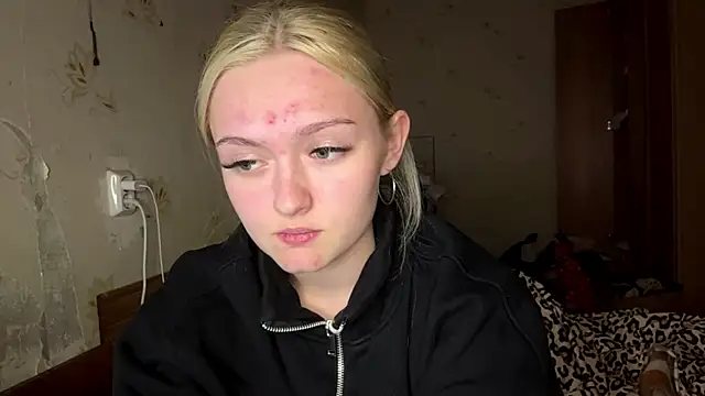 Sophia Blonde online show from April 28, 3:39 pm