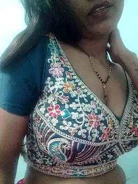 Snapshot of khushi_ji00 chatting on April 9, 10:20 am khushi ji00 online show from April 9, 10:20 am