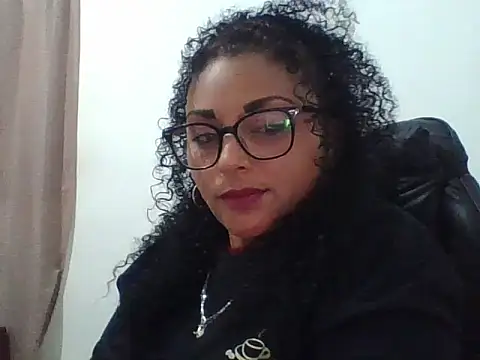 Snapshot of lachurca693 chatting on April 6, 3:15 am lachurca693 online show from April 6, 3:15 am