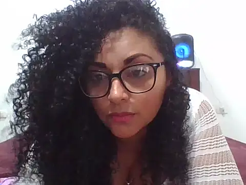 Snapshot of lachurca693 chatting on May 1, 3:33 am lachurca693 online show from May 1, 3:33 am
