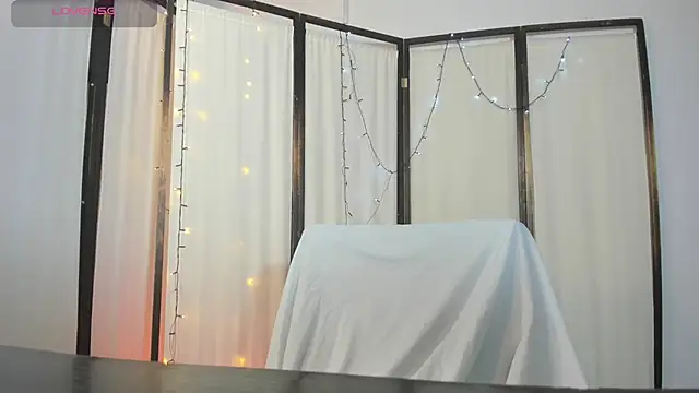 Snapshot of IslaScott chatting on May 4, 3:08 pm IslaScott online show from May 4, 3:08 pm
