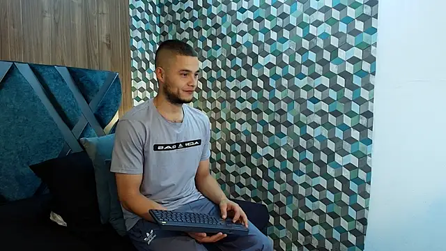 Joaho Fernandez online show from June 11, 9:13 pm