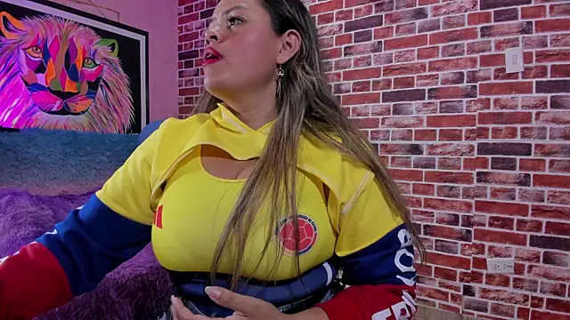 Miss Pecados online show from June 17, 8:43 pm