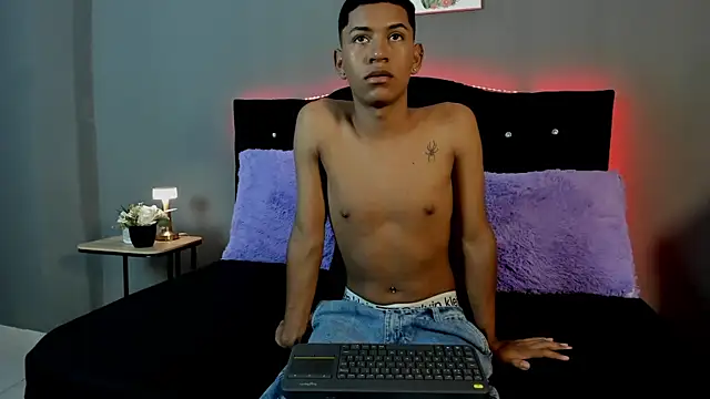 Snapshot of LexSin17 chatting on March 26, 8:25 pm LexSin17 online show from March 26, 8:25 pm