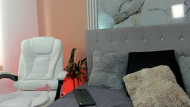 Snapshot of LexSin17 chatting on April 18, 7:29 pm LexSin17 online show from April 18, 7:29 pm