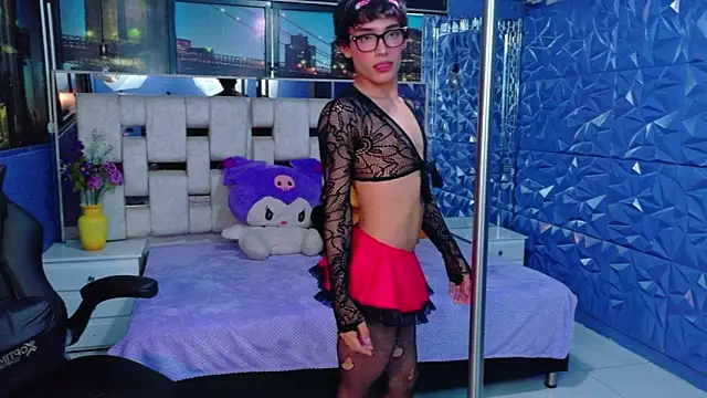 IsaacNovaa online show from May 5, 8:17 pm