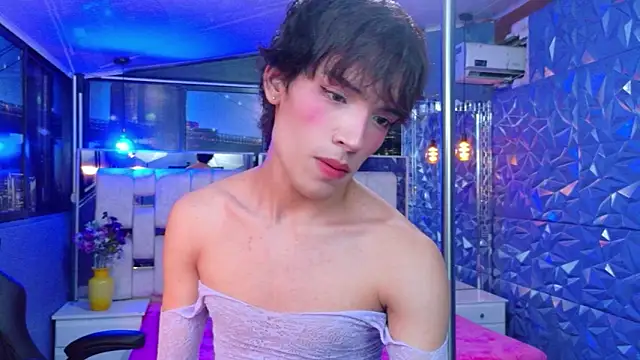 Snapshot of IsaacNovaa chatting on June 11, 2:53 am IsaacNovaa online show from June 11, 2:53 am