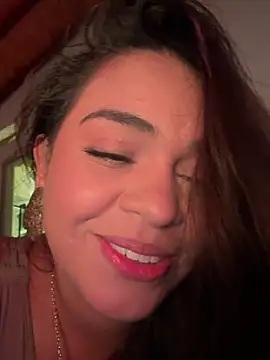 Snapshot of alana_dantes_ chatting on June 13, 3:43 pm alana dantes online show from June 13, 3:43 pm