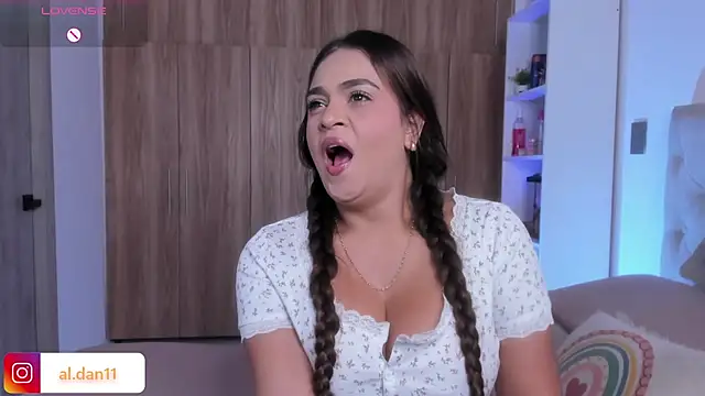 Snapshot of alana_dantes_ chatting on July 9, 1:15 pm alana dantes online show from July 9, 1:15 pm