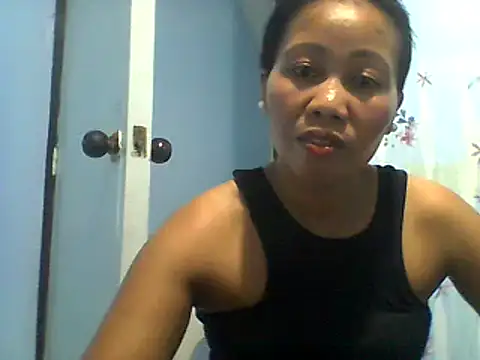 Snapshot of CreamyHotPussy4u chatting on April 23, 12:40 pm CreamyHotPussy4u online show from April 23, 12:40 pm