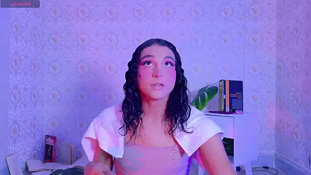 Snapshot of Mikavelvet08 chatting on June 4, 2:01 pm Mikavelvet08 online show from June 4, 2:01 pm