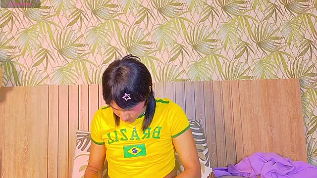 Snapshot of Mikavelvet08 chatting on July 2, 2:01 pm Mikavelvet08 online show from July 2, 2:01 pm