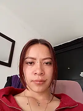 AuroraaMoonn online show from May 7, 3:50 pm