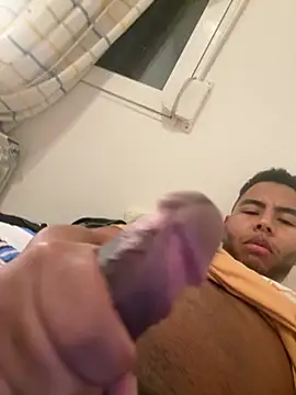 lindura00 online show from March 25, 1:00 am