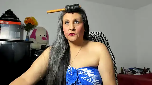 Merlyna Goldenss online show from April 25, 3:09 am