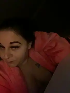 Snapshot of Szandra26 chatting on March 25, 10:38 pm Szandra26 online show from March 25, 10:38 pm