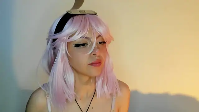 Snapshot of Nyxara- chatting on May 2, 11:10 pm Nyxara- online show from May 2, 11:10 pm