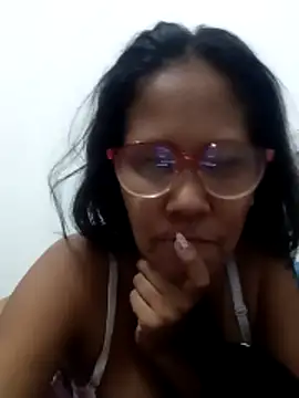 Snapshot of Karen_La_Flaca chatting on April 2, 7:44 pm Karen La Flaca online show from April 2, 7:44 pm