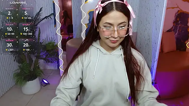 Snapshot of Tiiana_tay chatting on April 30, 3:46 am Tiiana tay online show from April 30, 3:46 am
