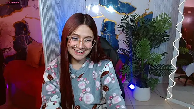Snapshot of Tiiana_tay chatting on May 3, 3:12 am Tiiana tay online show from May 3, 3:12 am
