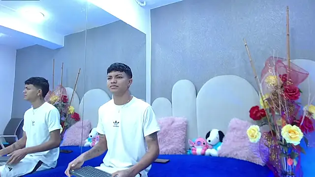 Snapshot of party_duo_playboy chatting on April 15, 3:24 am party duo playboy online show from April 15, 3:24 am