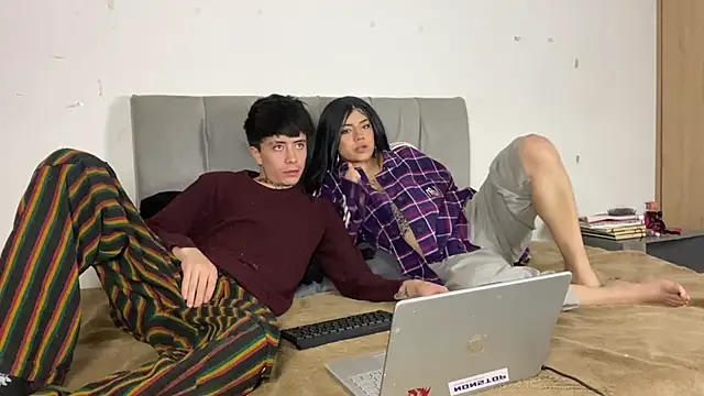 Snapshot of perceo_and_saddie chatting on May 16, 10:12 am perceo and saddie online show from May 16, 10:12 am