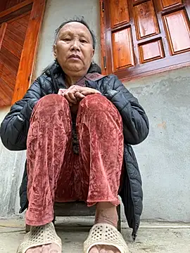 Snapshot of CML98 chatting on March 25, 8:20 am CML98 online show from March 25, 8:20 am