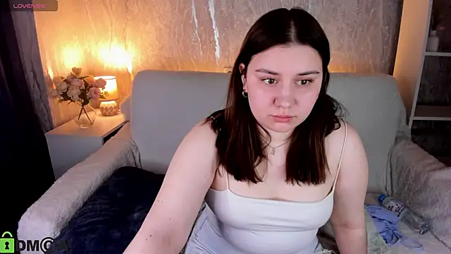 Snapshot of Maya_Raay chatting on April 5, 1:14 am Maya Raay online show from April 5, 1:14 am