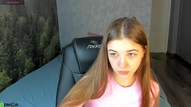 Snapshot of Miss_Shanel chatting on April 22, 12:57 am Miss Shanel online show from April 22, 12:57 am