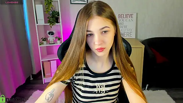 Snapshot of Miss_Shanel chatting on April 29, 12:59 am Miss Shanel online show from April 29, 12:59 am