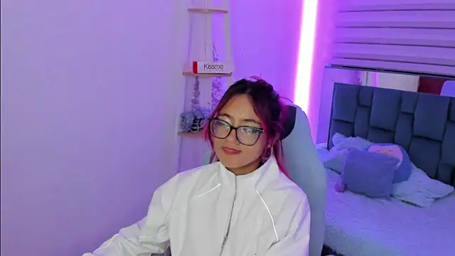 Sara Red X online show from June 2, 3:19 am