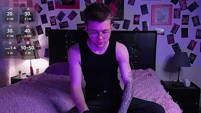 Snapshot of Thomas_Norton chatting on May 22, 8:58 pm Thomas Norton online show from May 22, 8:58 pm