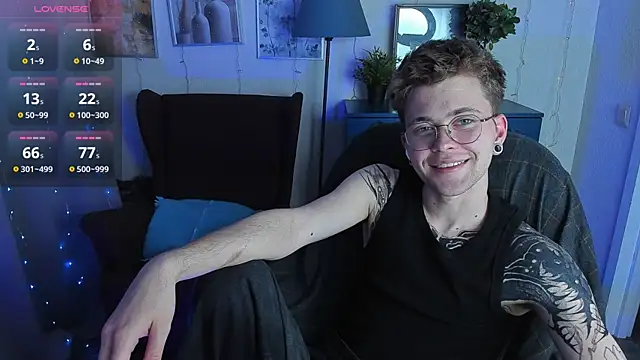Snapshot of Thomas_Norton chatting on June 26, 9:08 pm Thomas Norton online show from June 26, 9:08 pm