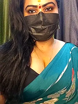 Snapshot of Anushka_flower chatting on April 19, 12:43 am Anushka flower online show from April 19, 12:43 am
