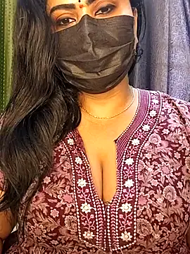 Snapshot of Anushka_flower chatting on May 13, 1:36 am Anushka flower online show from May 13, 1:36 am