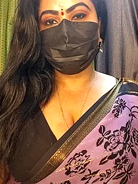 Snapshot of Anushka_flower chatting on May 17, 10:39 pm Anushka flower online show from May 17, 10:39 pm