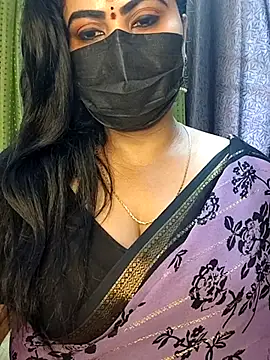 Snapshot of Anushka_flower chatting on May 18, 4:07 am Anushka flower online show from May 18, 4:07 am