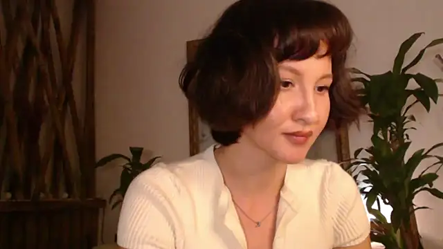 Snapshot of wanderwhitch chatting on June 11, 12:32 am wanderwhitch online show from June 11, 12:32 am